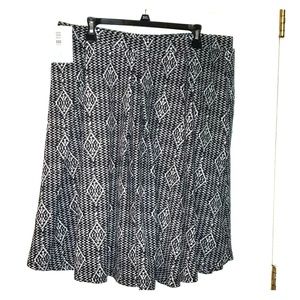 Black and White Staple #LulaRoe #Madison 2xl NWT